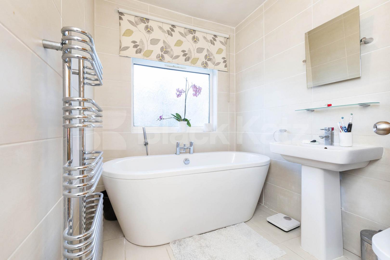 Available Now Leybourne Avenue, Ealing